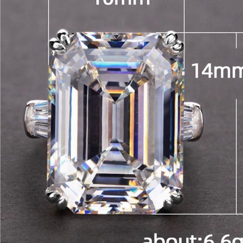 🩵 NEW Stunning rectangular cut 4 carat white sapphire ring 🩵